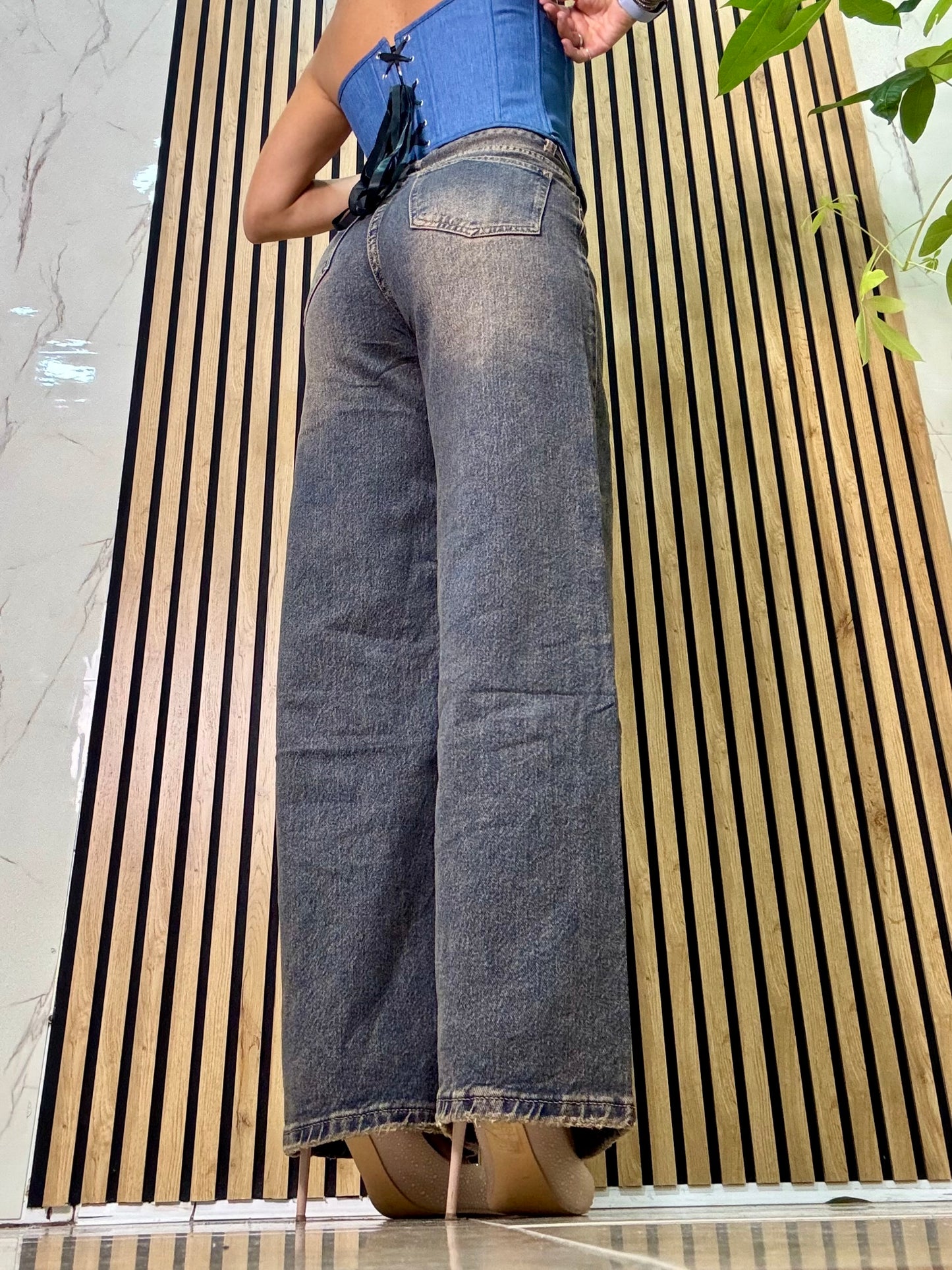 WIDE VINTAGE