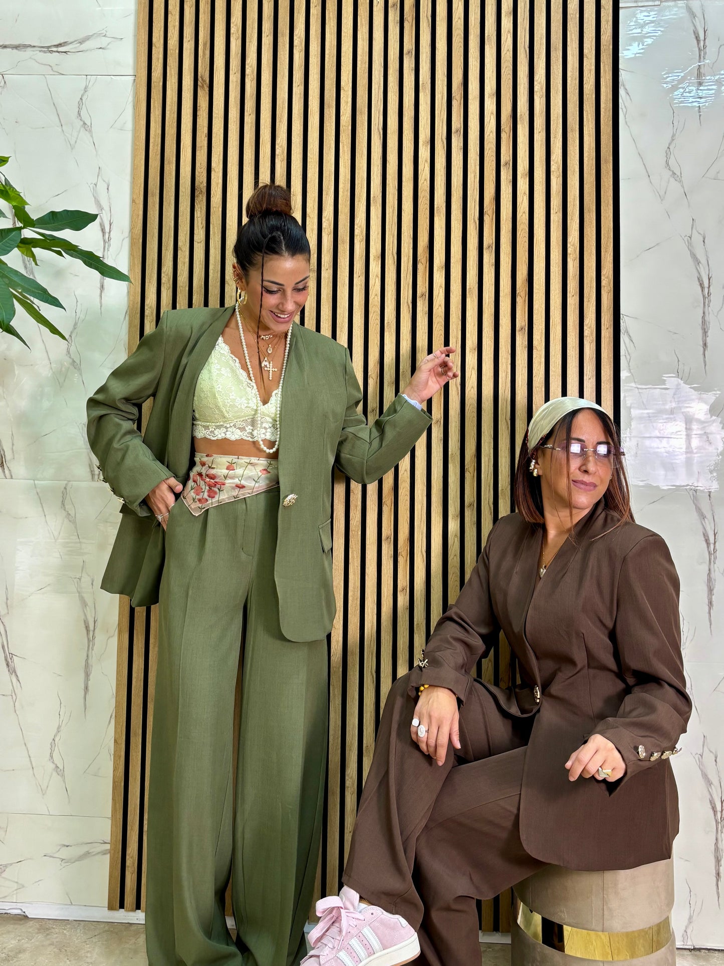 Tailleur Sisters