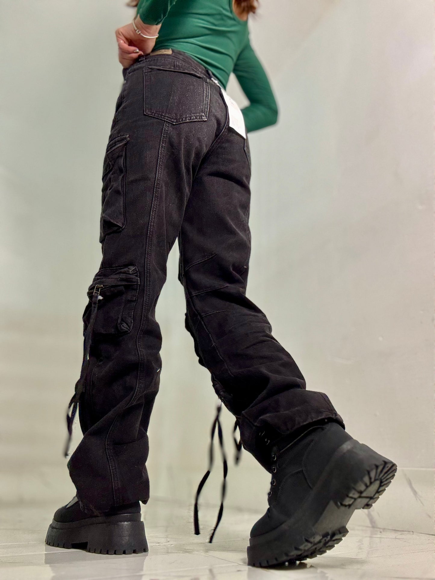 Cargo Black