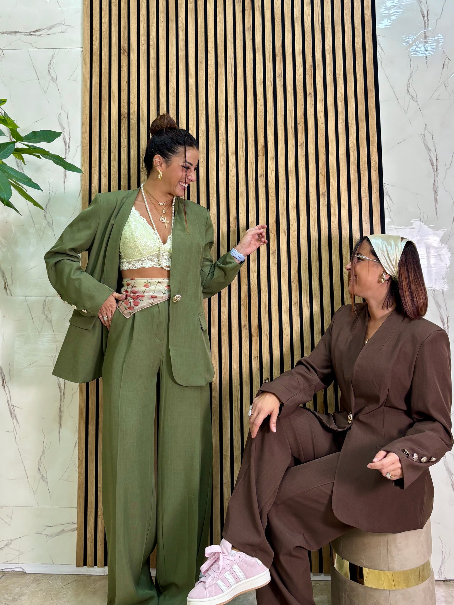 Tailleur Sisters